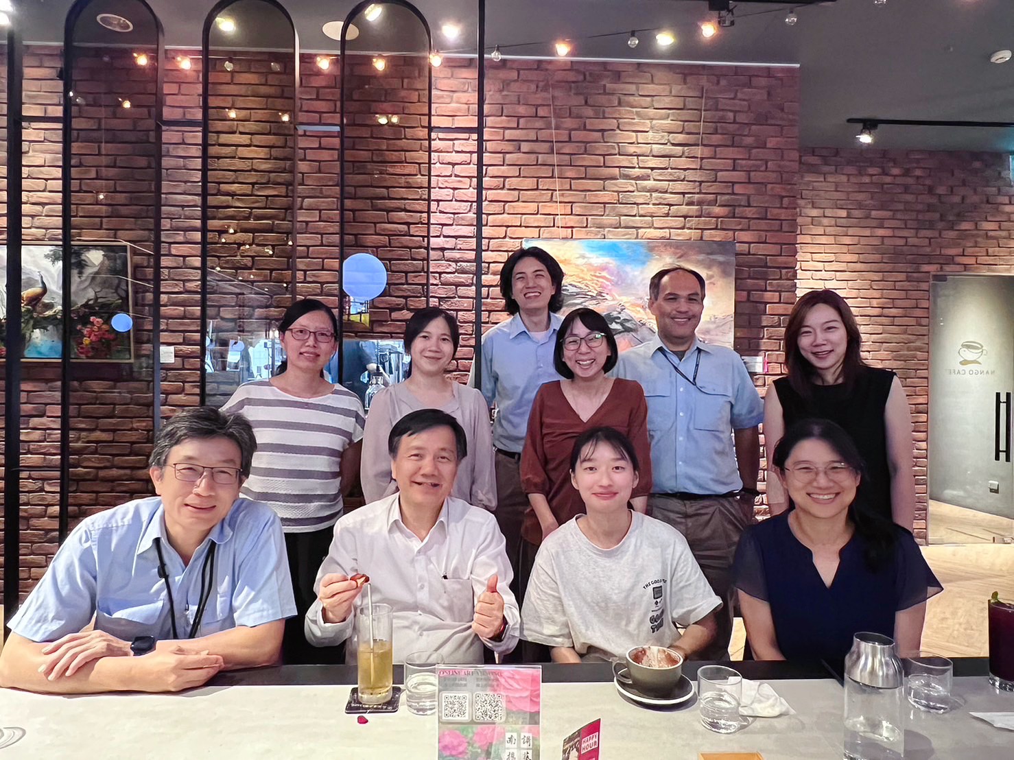 部門與實習生共進餐敘，以表達感謝之意，並勉勵其於實習期間的付出與努力。